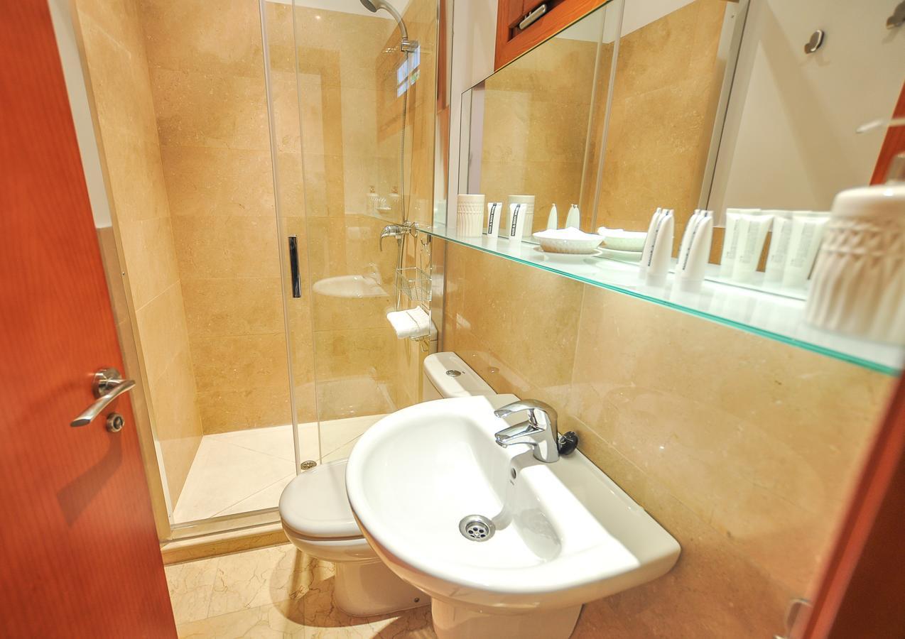 شقة Renthas Vid Loft مالقة المظهر الخارجي الصورة